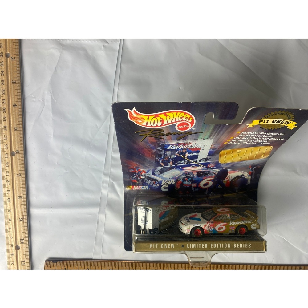 Hot Wheels NASCAR Pit Crew Limited Edition Series #6 Valvoline Diecast Car
